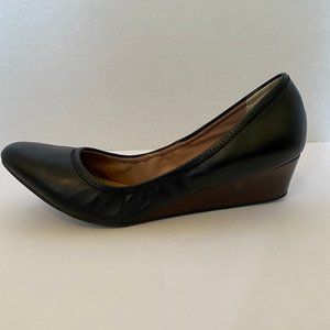 Susina Fraya Leather Black Leather Wedge Pump